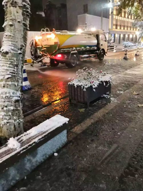 下雪天,他們 最美 ,只為你我出行更安全